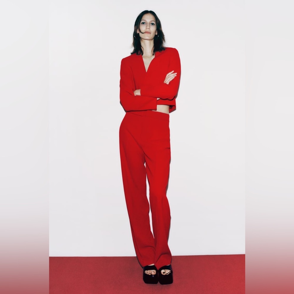 HIGH WAISTED STRAIGHT CUT PANTS